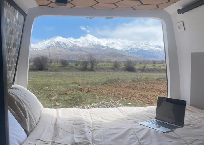 Alvanture Premium Camper The Father * ティラナ