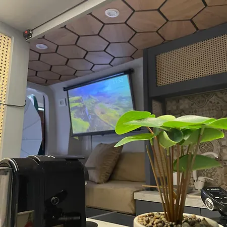 Parque de Campismo Alvanture Premium Camper The Father Tirana